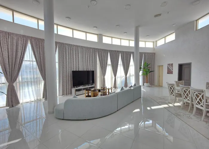 Ebreez Lounge